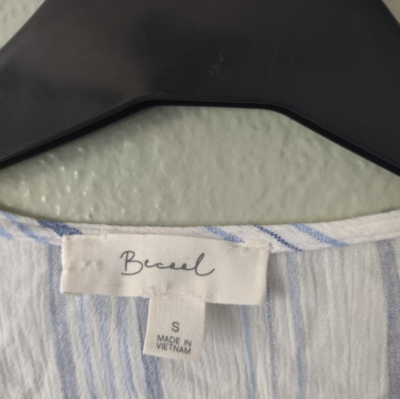 Coastal tie waist crop top - Picture 2 of 3